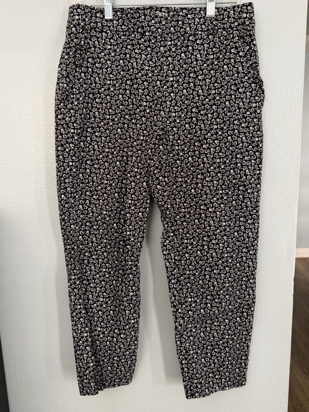 Kate Spade black and white floral pants size 10